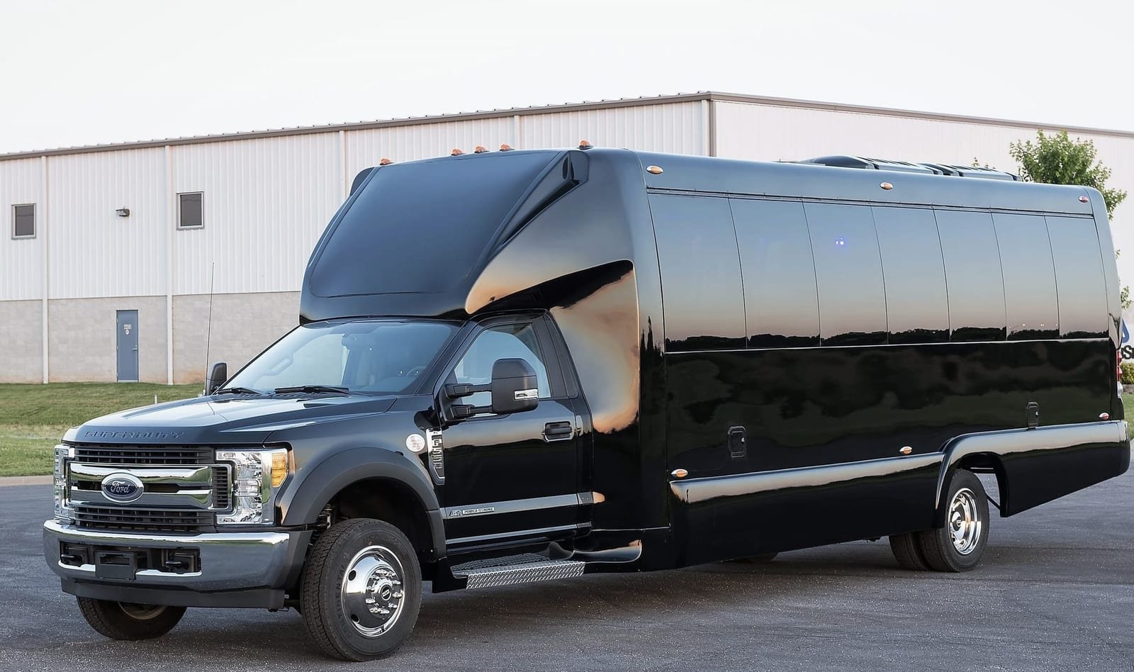 Minibus charter bus rental
